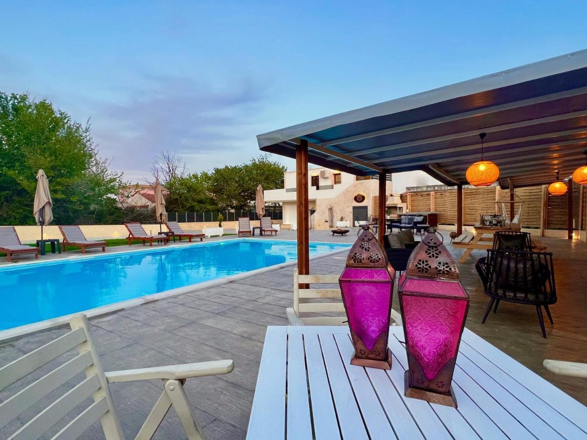 Beach Villa Verano With Private Pool By Dadovillas Sidárion Eksteriør bilde